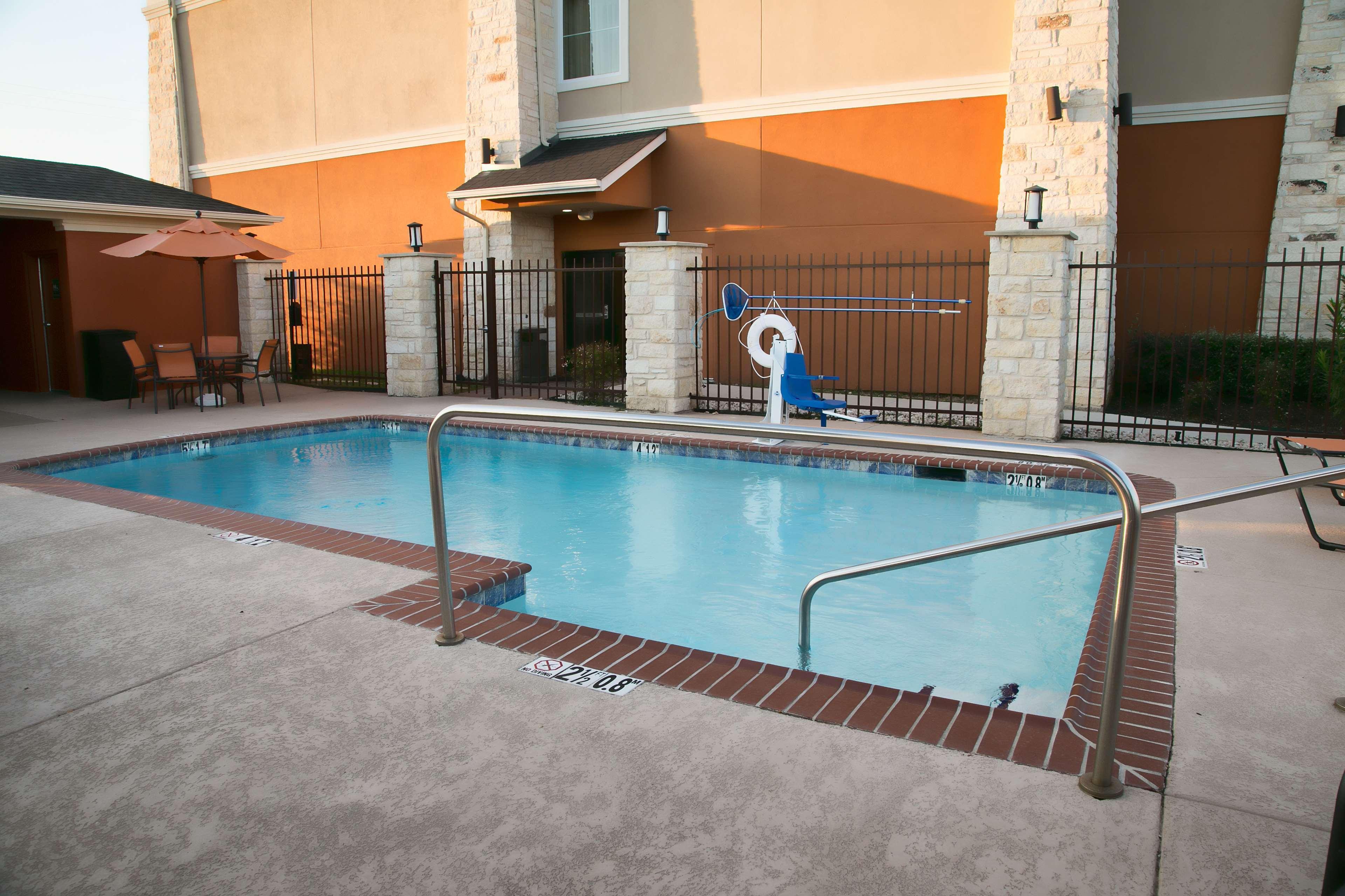 Best Western Plus Longhorn Inn&Suites Luling Extérieur photo