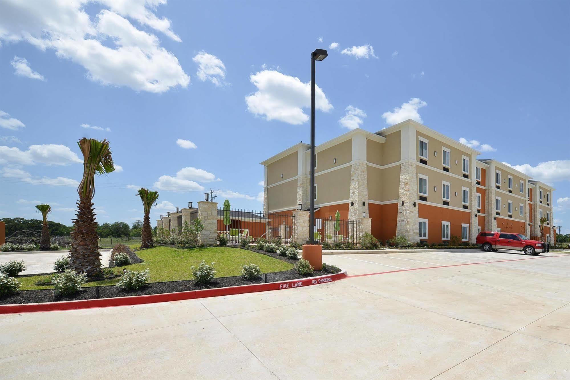 Best Western Plus Longhorn Inn&Suites Luling Extérieur photo